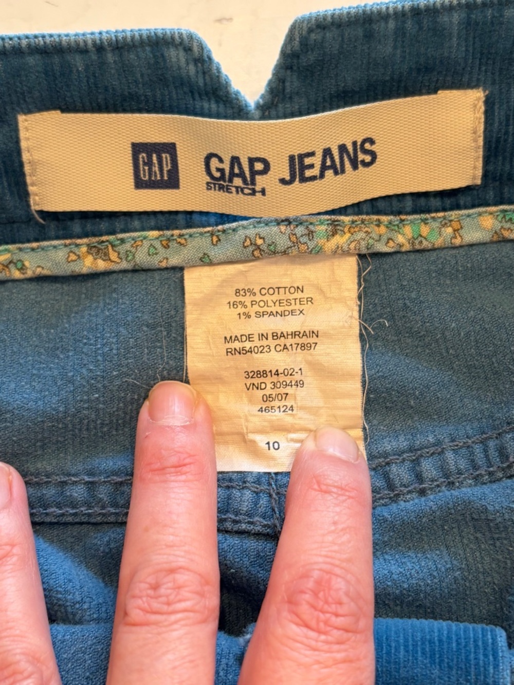 Vintage Gap Courderoy Mini Skirt, Preppy, Y2K, preppy Ivy League look, relaxed - Picture 7 of 7